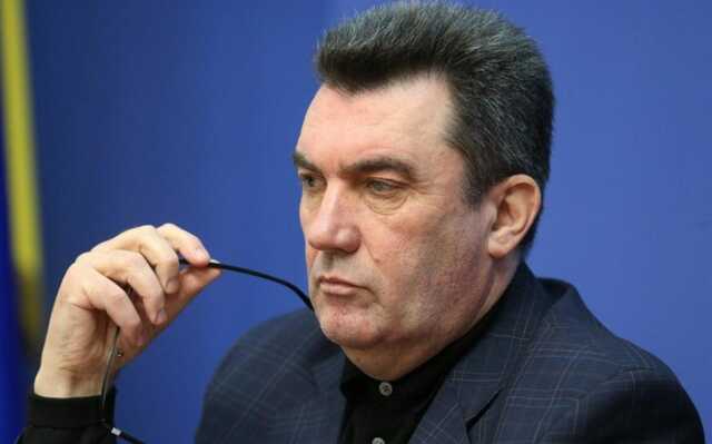 Они живут прошлым в выдуманном мире, – Данилов о важности 9 мая для России