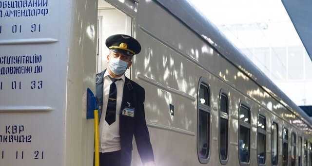 Укрзализныця опубликовала график дополнительных эвакуационных рейсов на сегодня