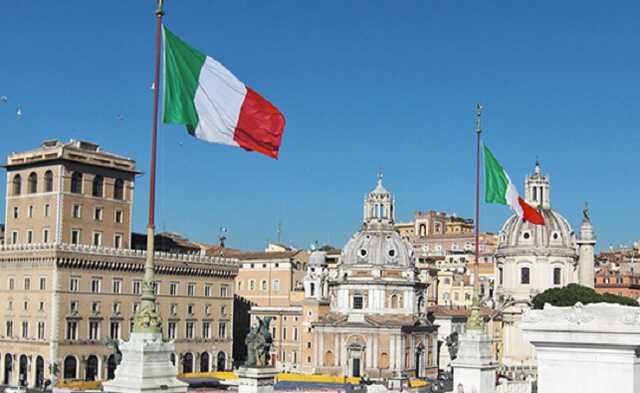 Италия с завтрашнего дня закрывает порты для российских кораблей