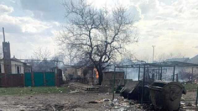 Оккупанты обстреляли центр Золотого: есть погибшие и раненые