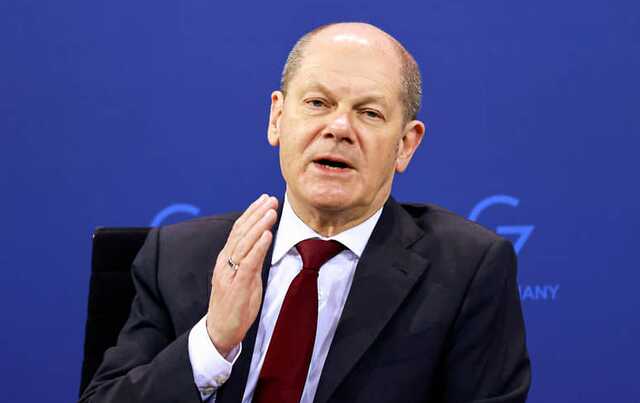 Рейтинг Шольца рекордно обвалился