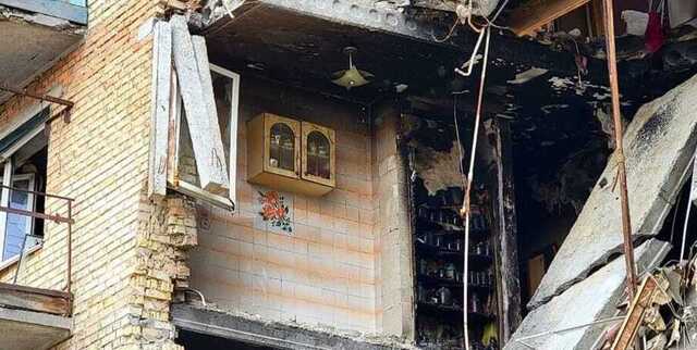 В Горенке нашли шкаф, который тоже смог уцелеть в разрушенном доме