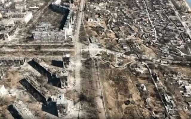 Тарута: Россияне сбросили мощную бомбу на больницу в районе "Азовстали"