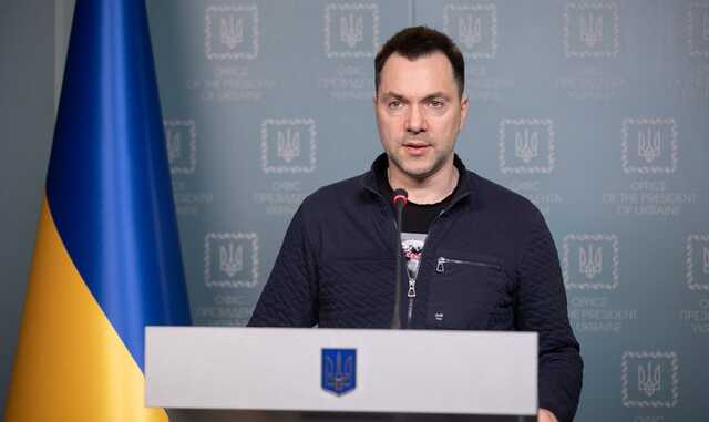 Если россияне добьют Мариуполь, вместо переговоров будет полное уничтожение врага, – Арестович