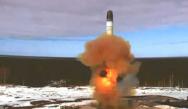 Россия запустила межконтинентальную баллистическую ракету «Сармат»