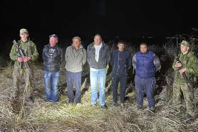 Девять военнообязанных мужчин задержаны при попытке перейти границу с Венгрией, - ГПСУ