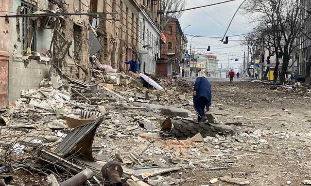 Российские оккупанты держат в осаде около 120 тыс. жителей Мариуполя, - Зеленский