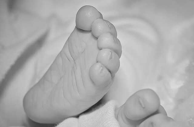 В Лисичанске врачи под обстрелами принимали роды у 17-летней девушки