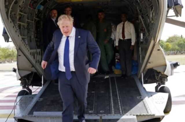 Джонсон отказался от перелета на вертолете российского производства в Индии