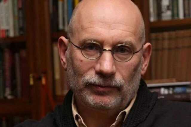 Крейсер "Москва" тонет: Акунин предупреждает россиян