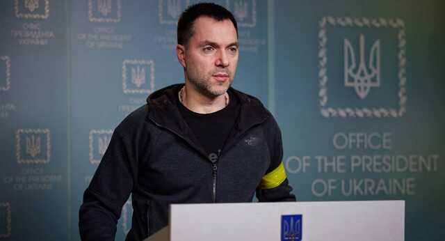 Россия хочет свернуть военную кампанию после захвата Донбасса, - Арестович