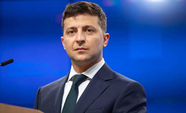 Зеленский о вчерашних обстрелах: российская армия сделала эту Пасху красной от крови