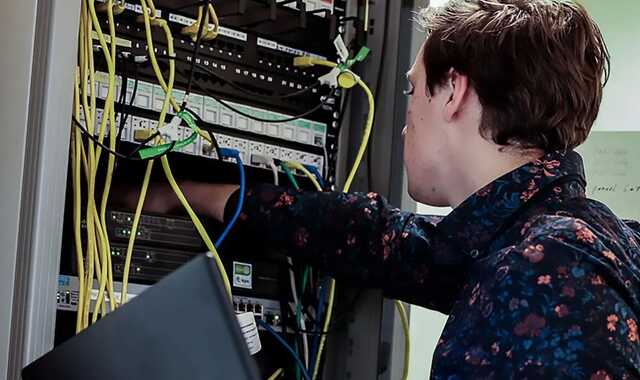 Российские IT-компании уже не могут купить сервера