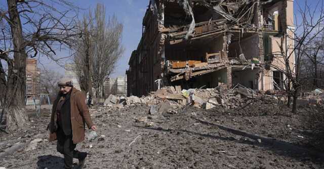 Как в Мариуполе обозначают дома, пригодные к жизни: оккупанты "национализируют" жилье