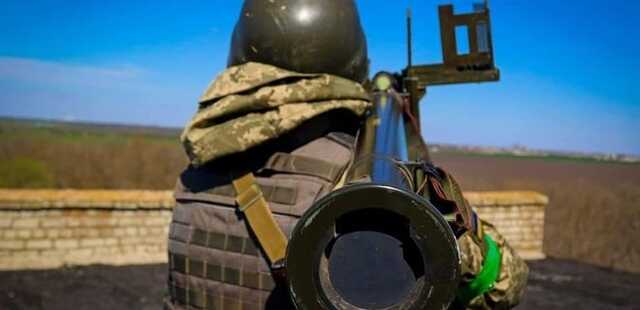 ВСУ наносят удары по командным пунктам и составам россиян в Херсонской области, – Арестович