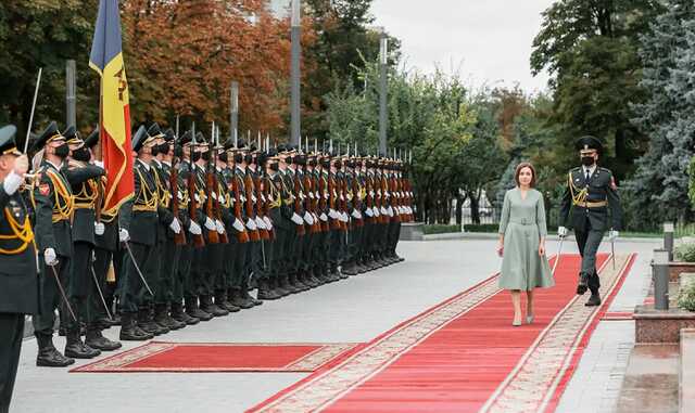 Санду: У Молдовы нет боеспособной армии и это нужно исправить