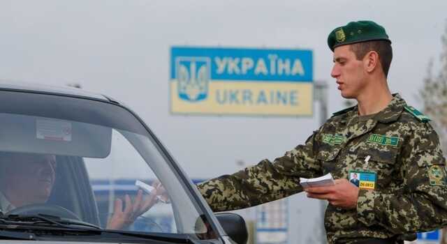 16-летний мошенник наживался на желающих выехать за границу мужчинах