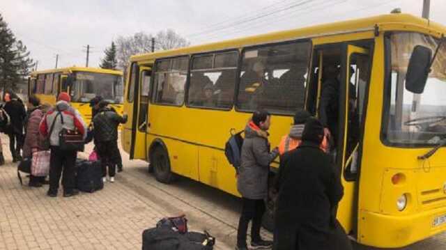 Из Луганской области эвакуировали еще 53 человека, - ОВА