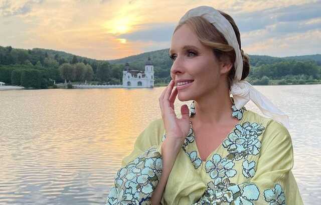 Телеведущая Осадчая резко осудила куму Порошенко за публичный скандал