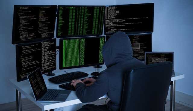 Хакеры атаковали госорганы Украины письмом с "указом президента"