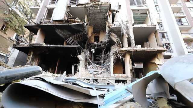 Обстрел многоэтажки в Киеве: в мэрии рассказали о состоянии пострадавших