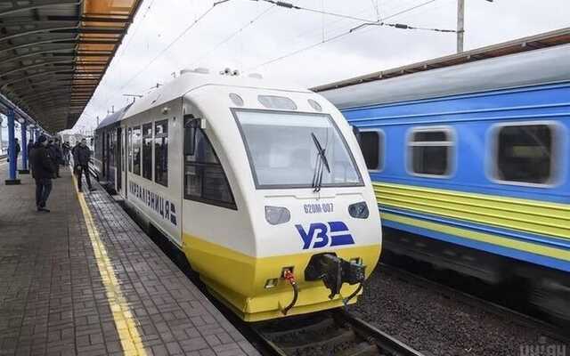 Укрзалізниця відновила продаж квитків онлайн