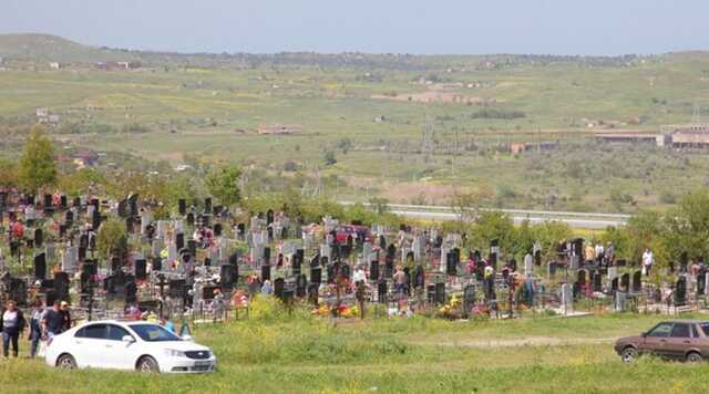 В Ирпене закрыли проезд для автомобилей на кладбища