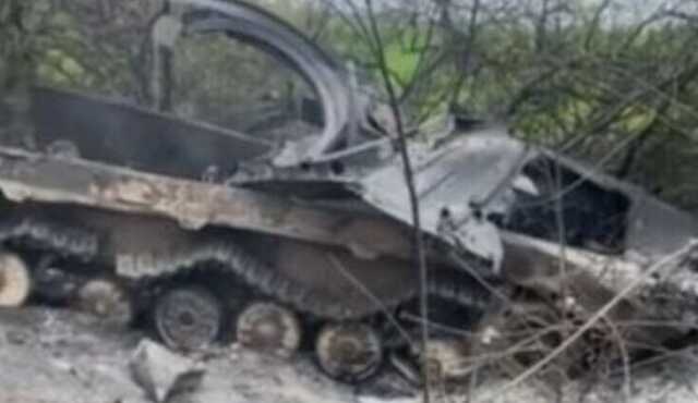 Украинские десантники "зажарили" вражескую технику вместе с оккупантами