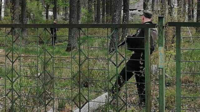 В Ирпене обнаружили растяжки в парке возле детской больницы