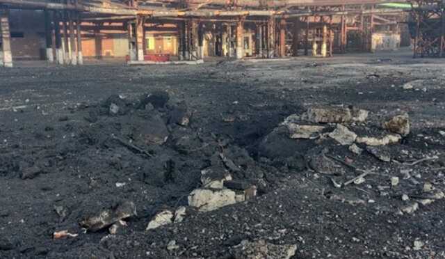 Обстрел завода в Авдеевке: момент удара попал на видео