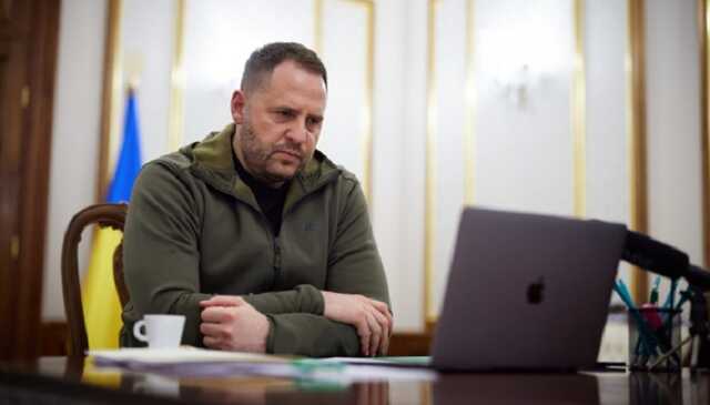 У Зеленского рассказали, как планируют решить вопросы Крыма и ОРДЛО