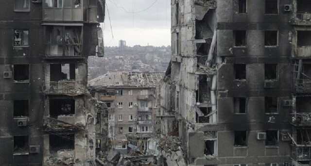 Під кожним зруйнованим будинком у Маріуполі знаходять по 80-100 трупів