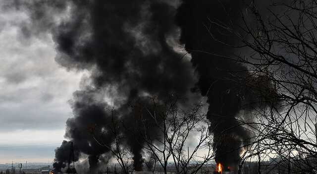 Обстрел нефтеперерабатывающего завода в Лисичанске: есть угроза взрыва