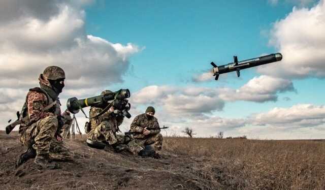 Десантники показали работу Javelin по танку оккупантов