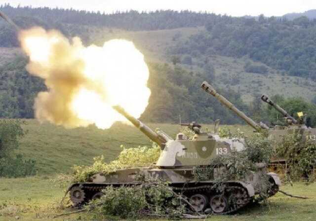 Украинские бойцы ювелирно уничтожили вражескую САУ "Акация" из американских гаубиц М777А2