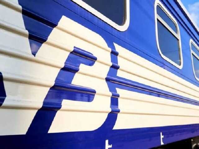 «Укрзалізниця» возобновила предварительную продажу билетов на некоторых направлениях: список поездов