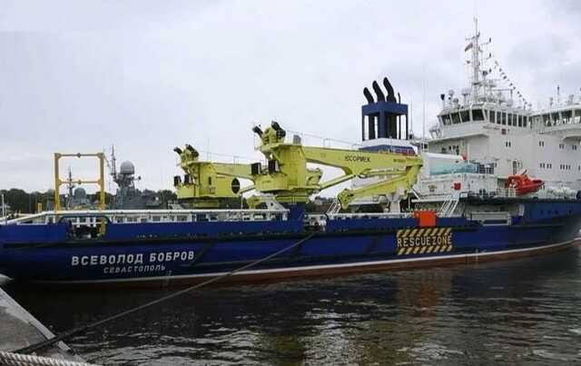 Украинские военные подбили возле Змеиного новейшее судно флота РФ