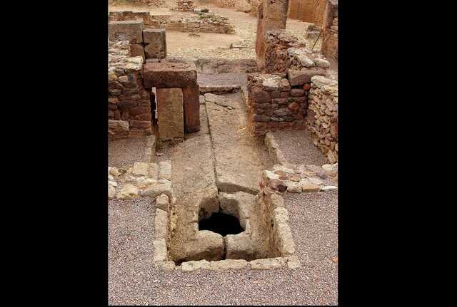 Россия — это не третий Рим, а второй Карфаген