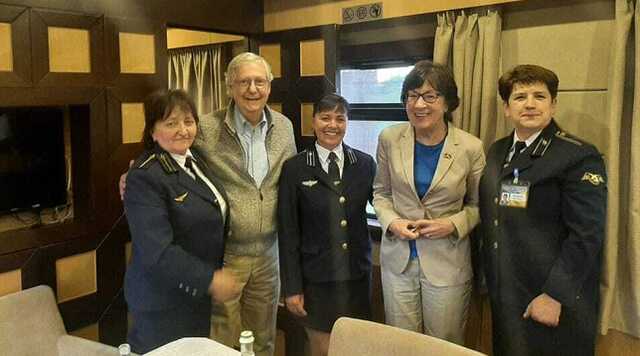 Американские сенаторы приехали в Киев поездом