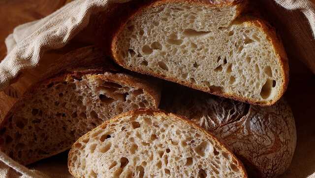 Буча оживает: в сети показали выпечку хлеба на закваске в освобожденном городе