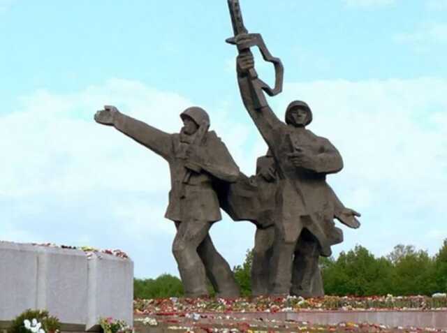 В Риге заявили, что могут отдать России советский памятник после демонтажа