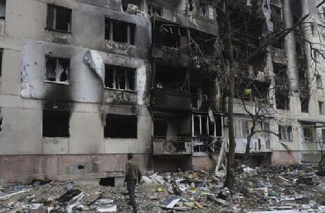 Оккупанты обстреляли больницу и жилые дома в Северодонецке: много раненых