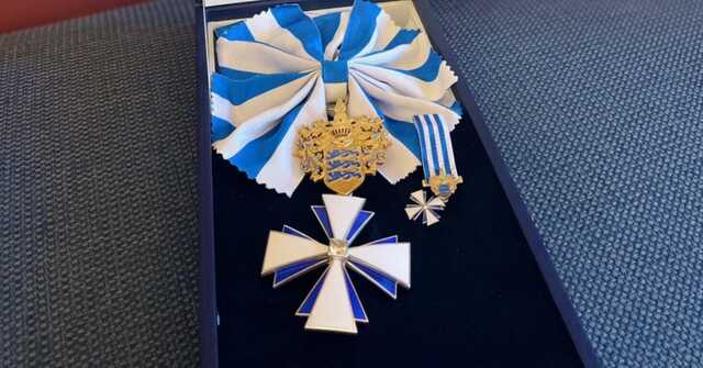 Зеленский получил Герб Таллинна - награду в знак особого уважения, - ОП