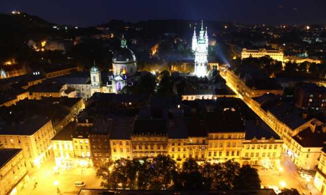 Садовый подтвердил взрывы во Львове: оставайтесь в укрытиях