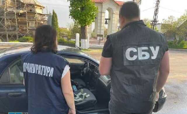 Главный врач Жовковской больницы за взятки делал «липовые» справки о непригодности к службе