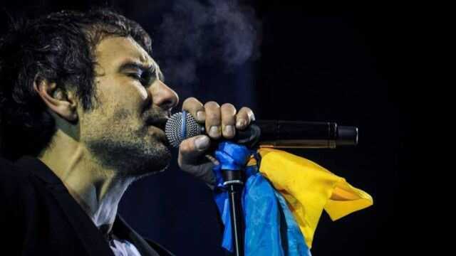 Вакарчука «заманили» на завтрак в Славянске: очень вкусные булочки и симпатичные девушки