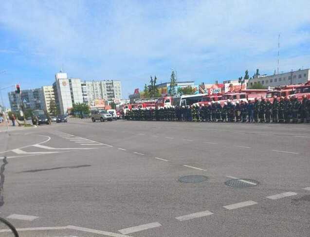 В Энергодаре пожарные вышли на протест против оккупантов: их избили, а технику разбили