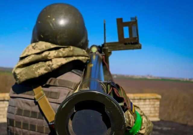 Атаковали первыми: украинские защитники уничтожили позицию оккупантов вместе с боекомплектом