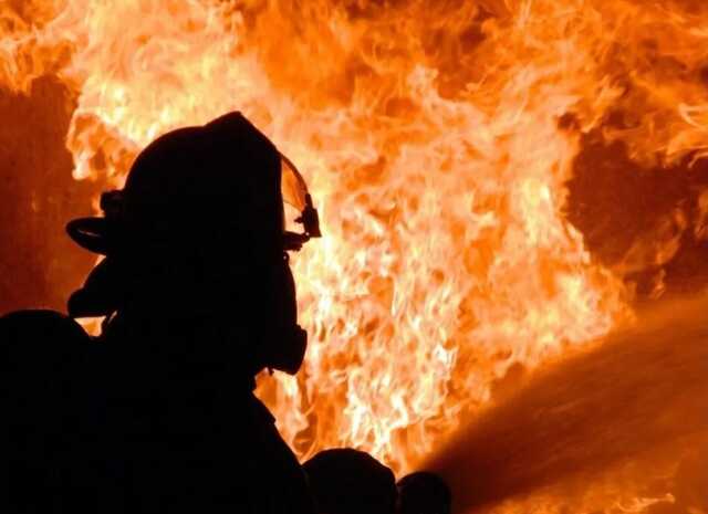 Войска РФ ударили по Киевскому району Харькова: вспыхнул пожар