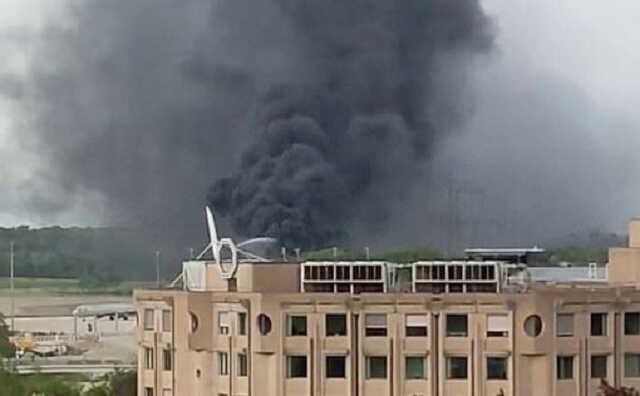 Пожар возле аэропорта Женевы. Самолеты не могут приземлиться